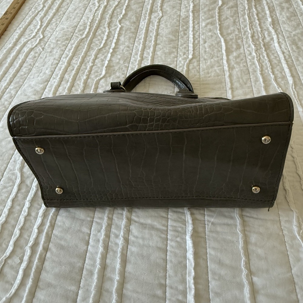 Bebe Crocodile Print Purse‎ HandBag Faux Leather Green 7"x11" Medium Classic - Picture 4 of 8